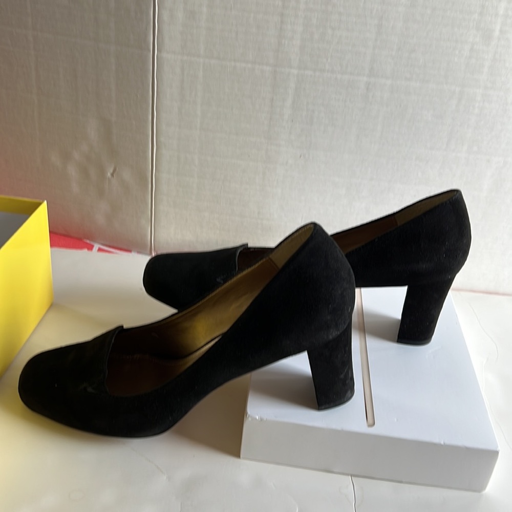 Circa Joan & David Women’s Black Suede Pumps. Size 10 - Picture 3 of 8